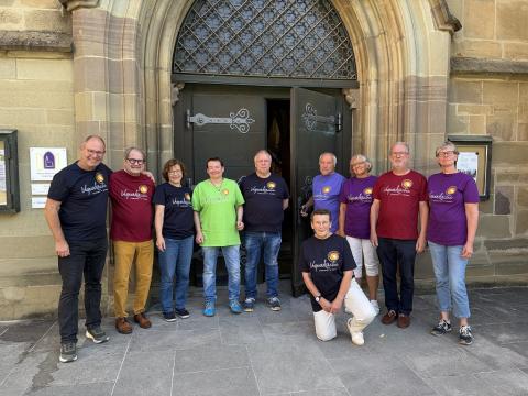 Das Vesperkirche-Team vor der Tür von St. Johannis